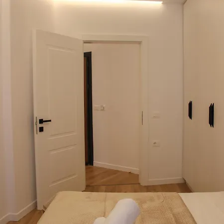 Golden Space 2 Apartman Kashari